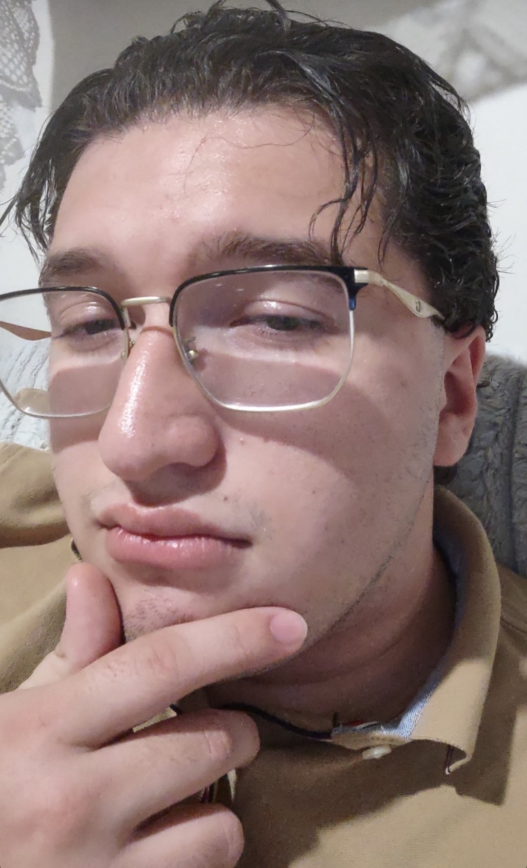 Tinder profile picture for @lichen
