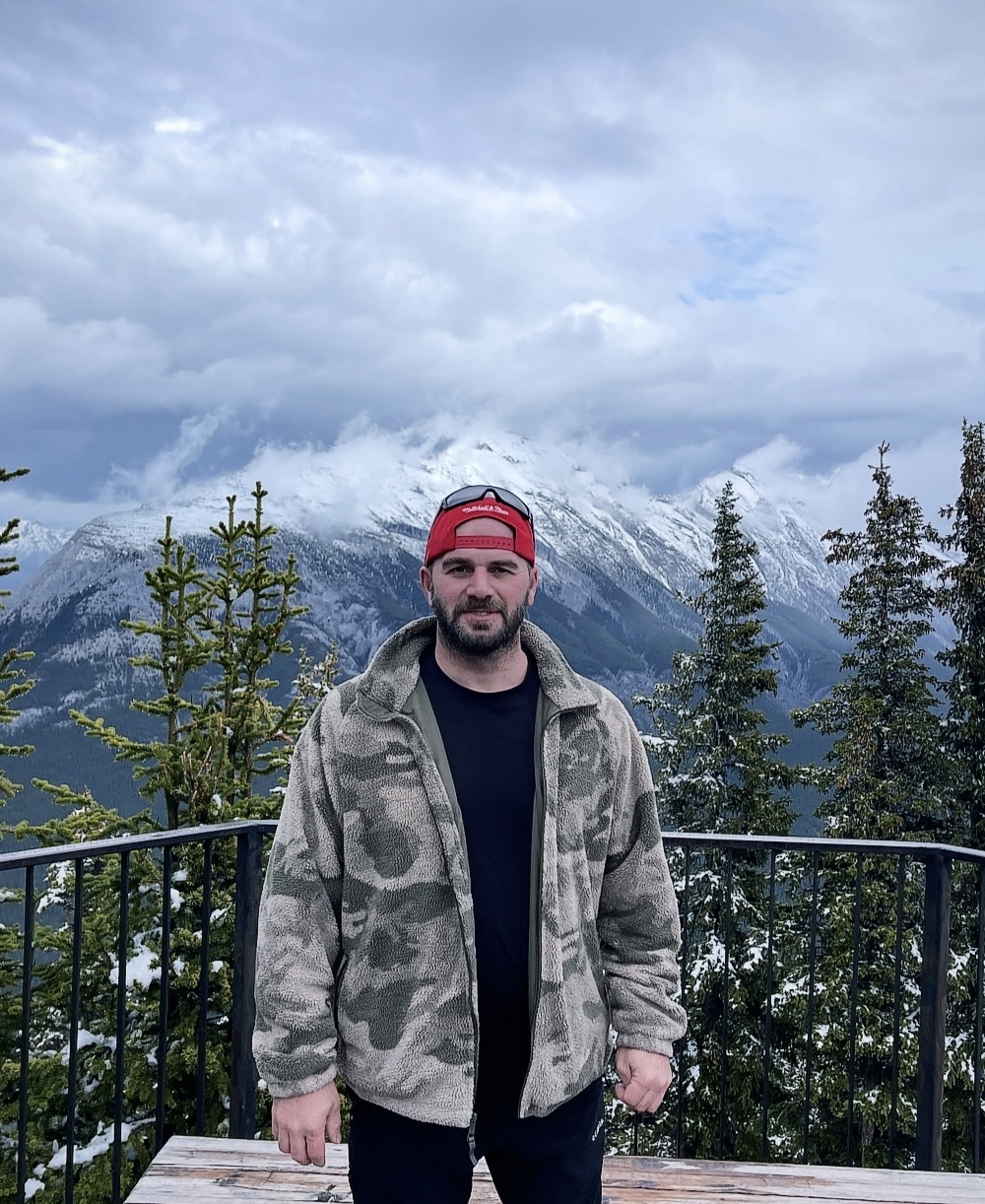 Tinder profile picture for @fati