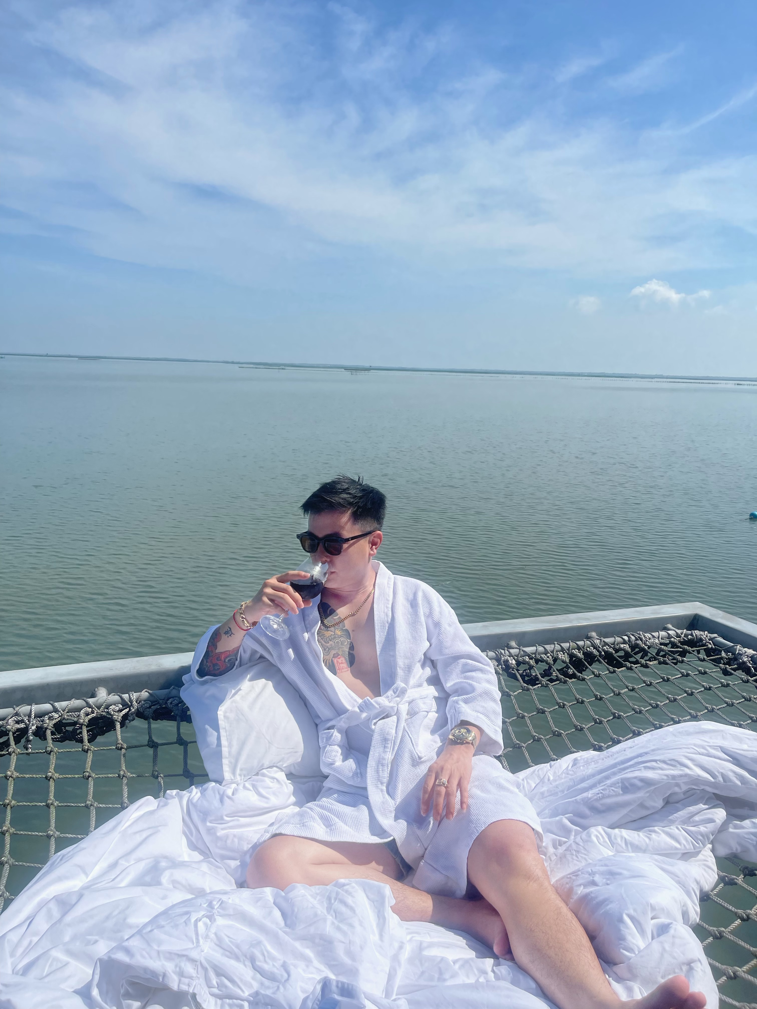 Tinder profile picture for @ltl