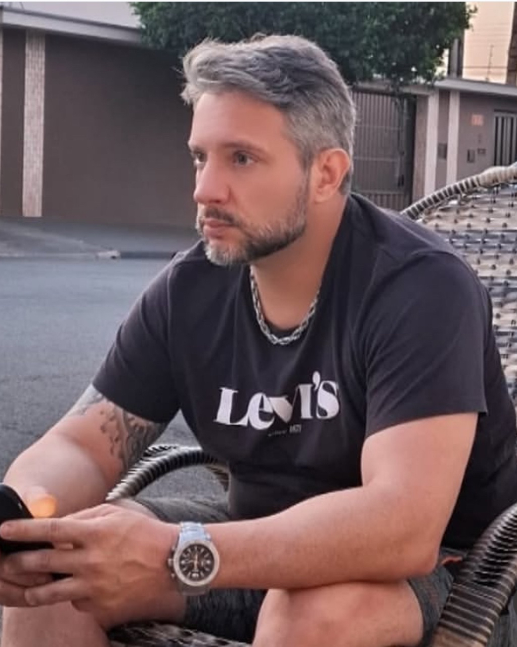 Tinder profile picture for @reginaldo
