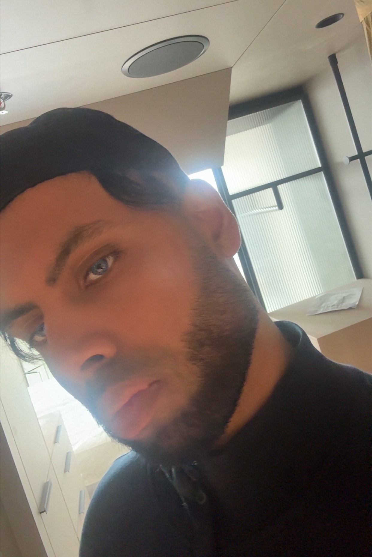 Tinder profile picture for @frankfurter