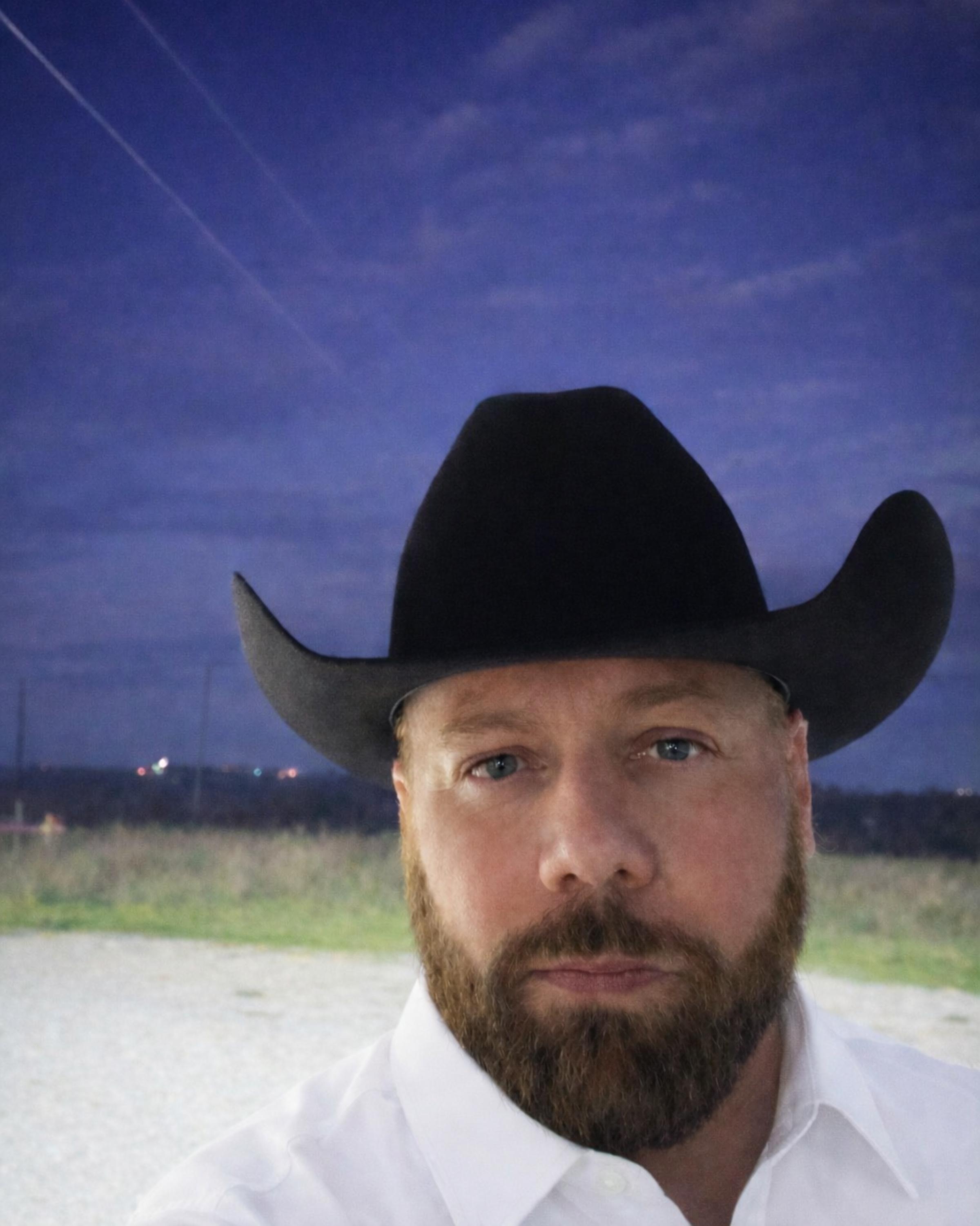 Tinder profile picture for @listen