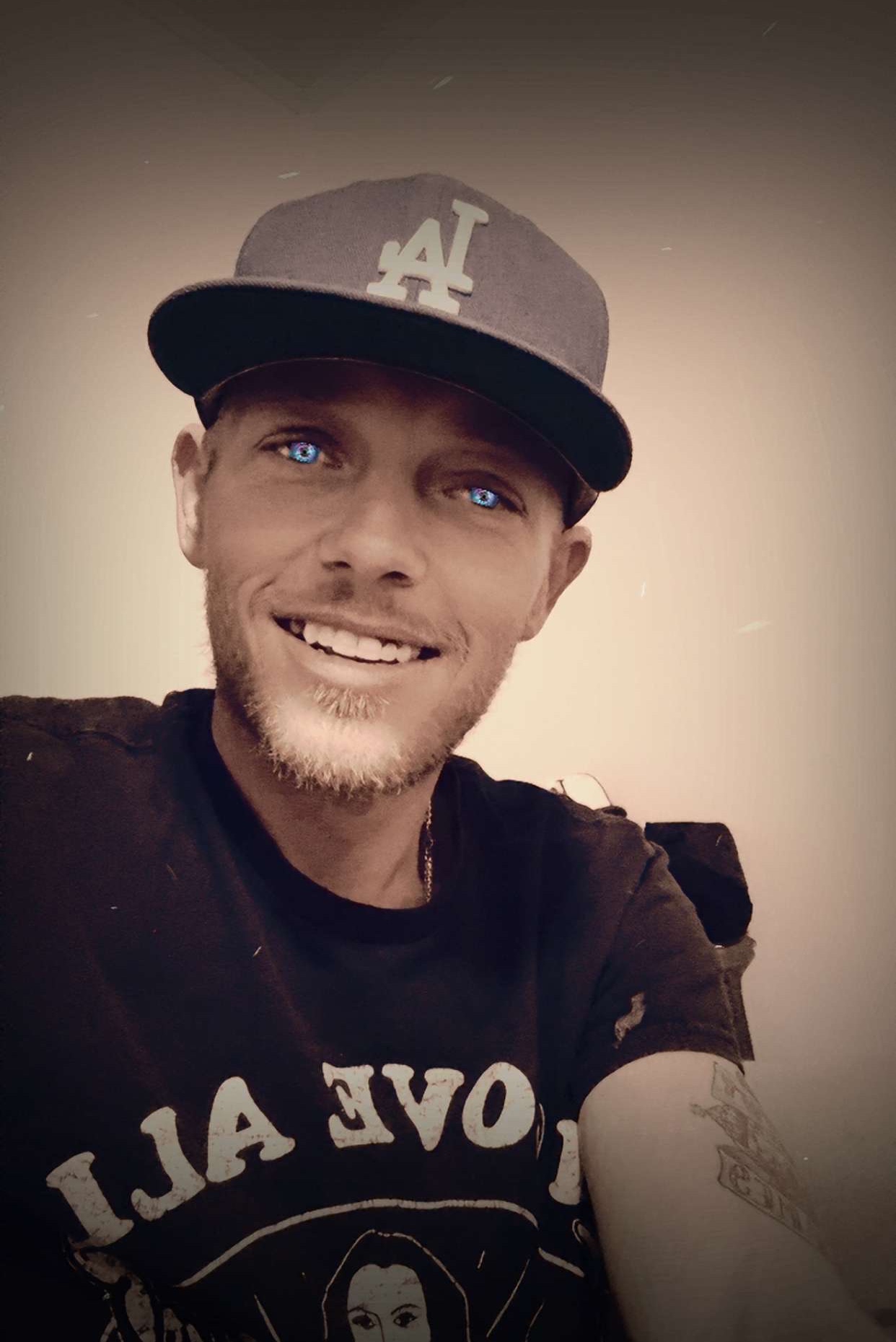 Tinder profile picture for @huck