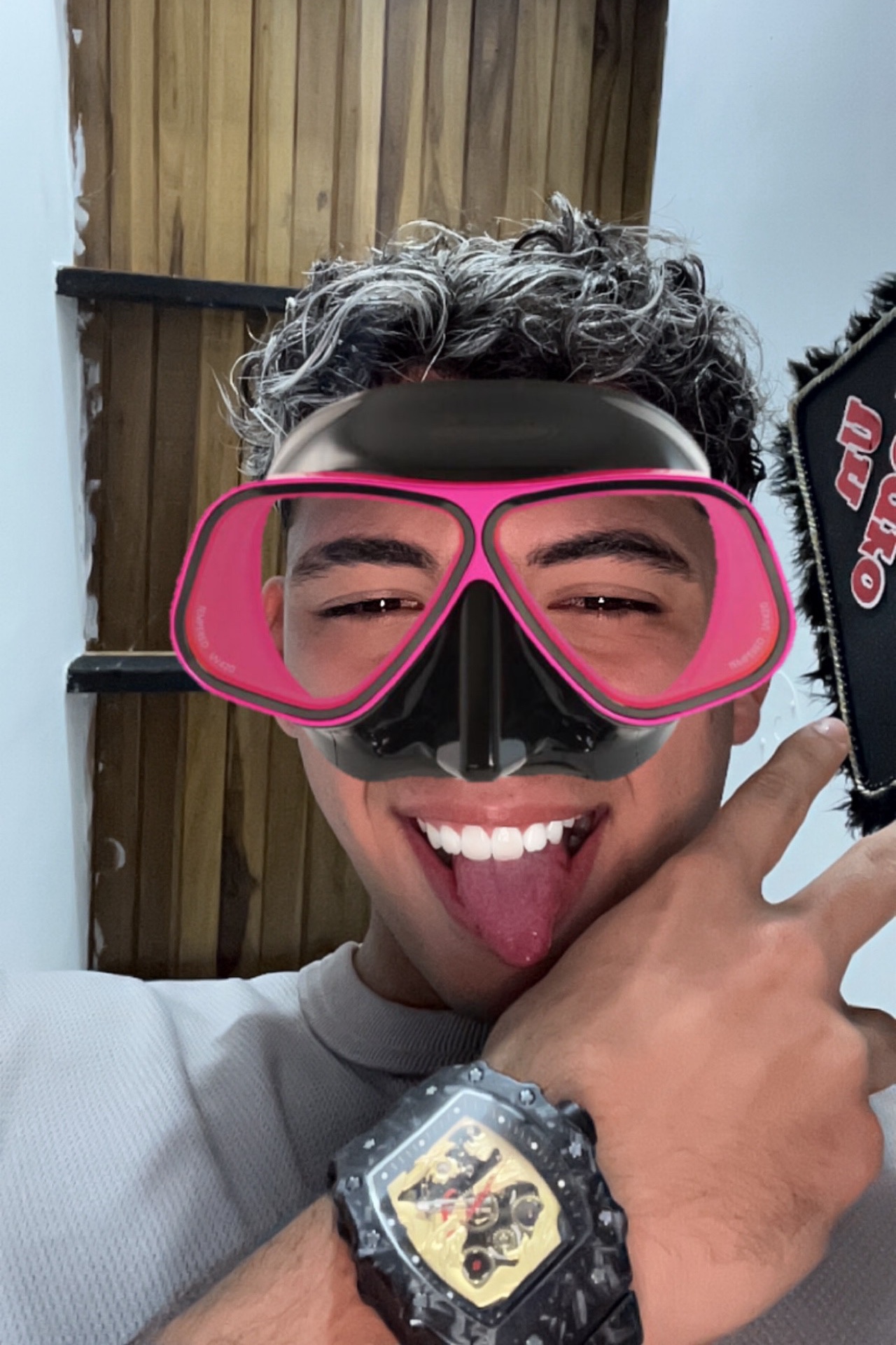 Tinder profile picture for @sierra