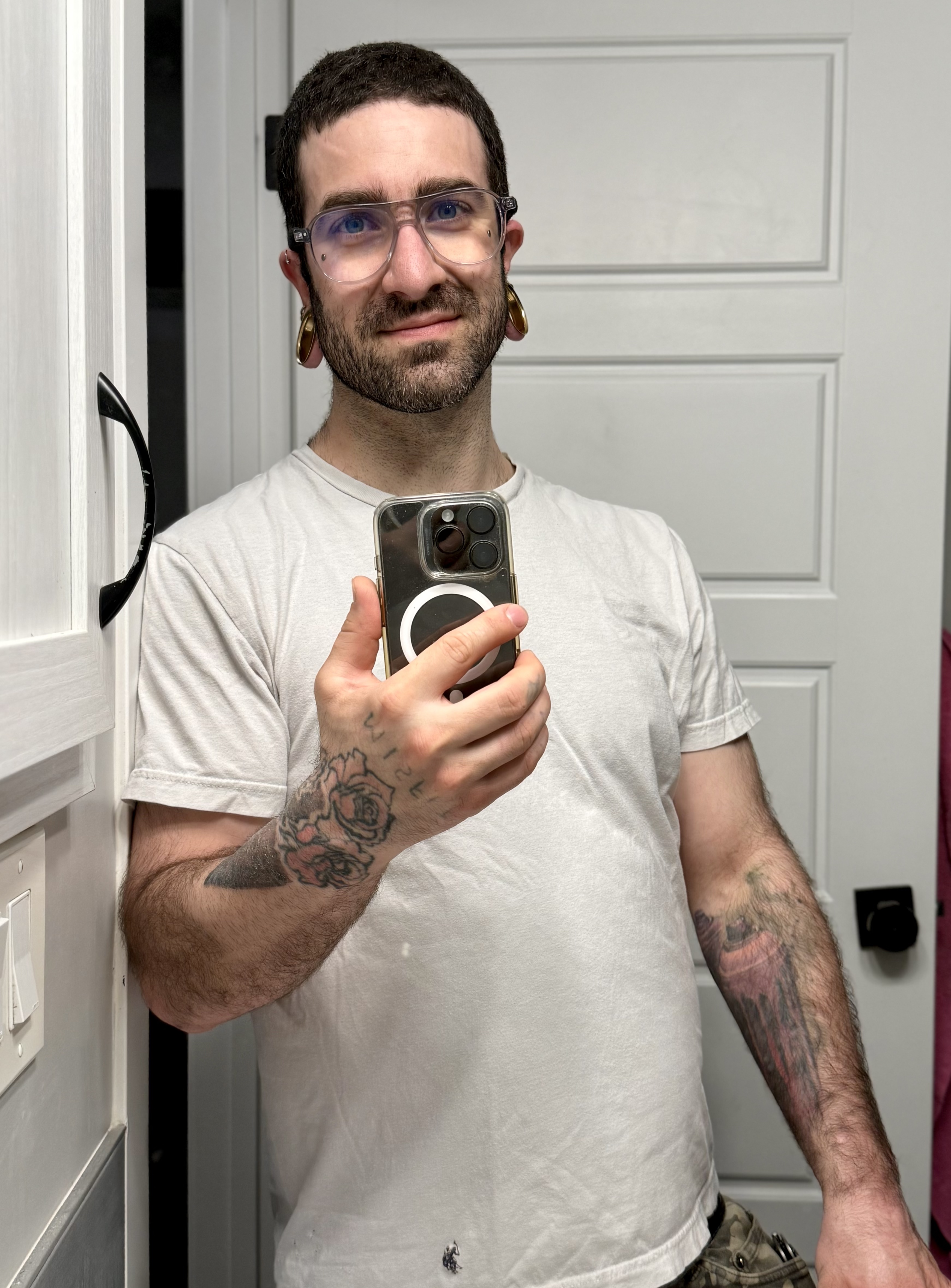 Tinder profile picture for @dialup