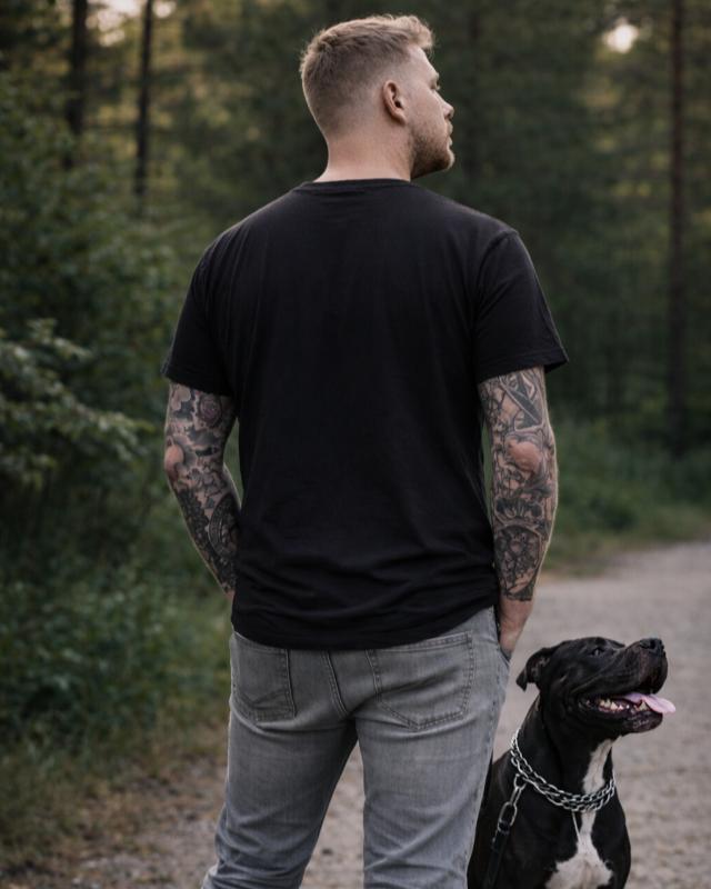 Tinder profile picture for @nl
