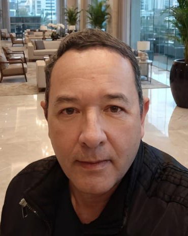 Tinder profile picture for @teixeira