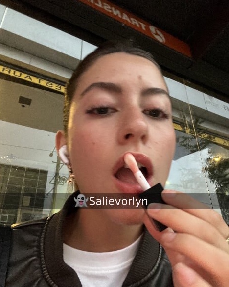 Tinder profile picture for @suspend