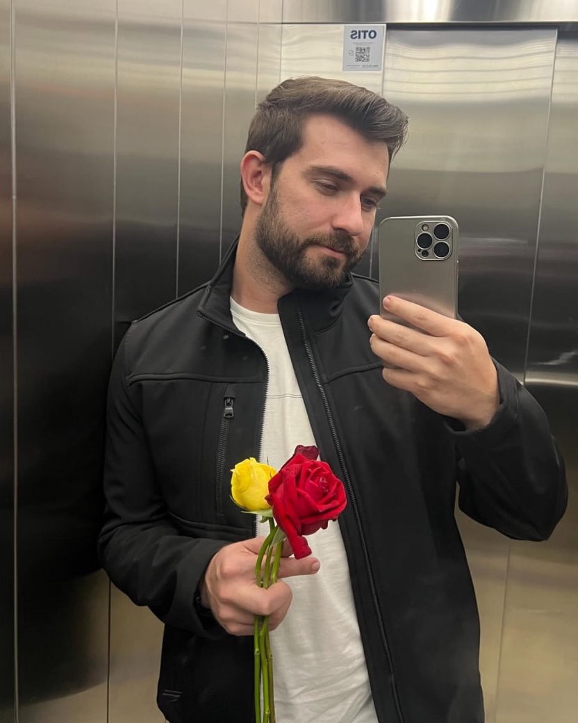 Tinder profile picture for @nickels