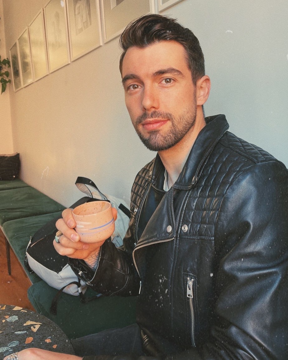 Tinder profile picture for @josegames