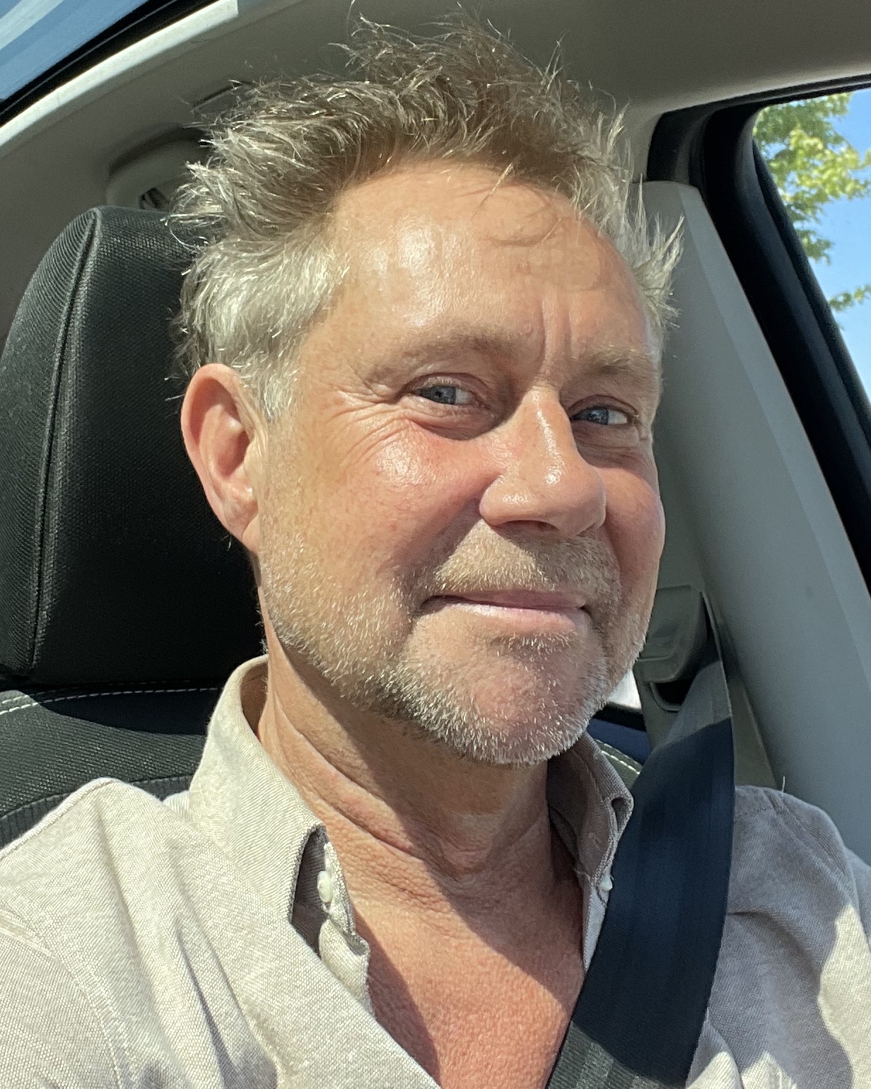 Tinder profile picture for @marcopolo