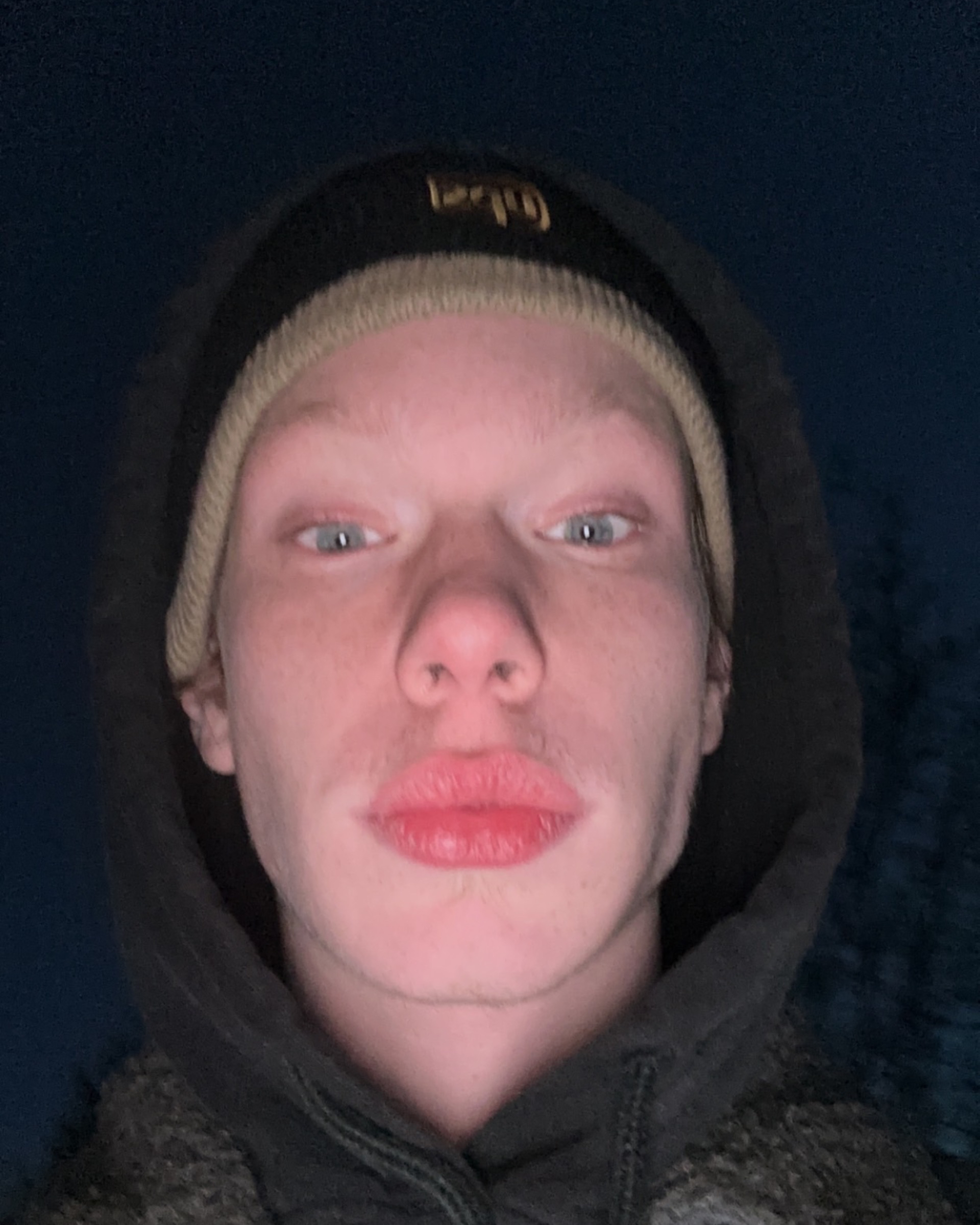 Tinder profile picture for @desk