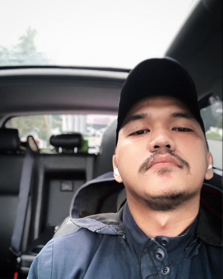 Tinder profile picture for @sch