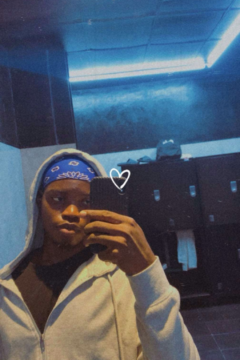 Tinder profile picture for @niyi