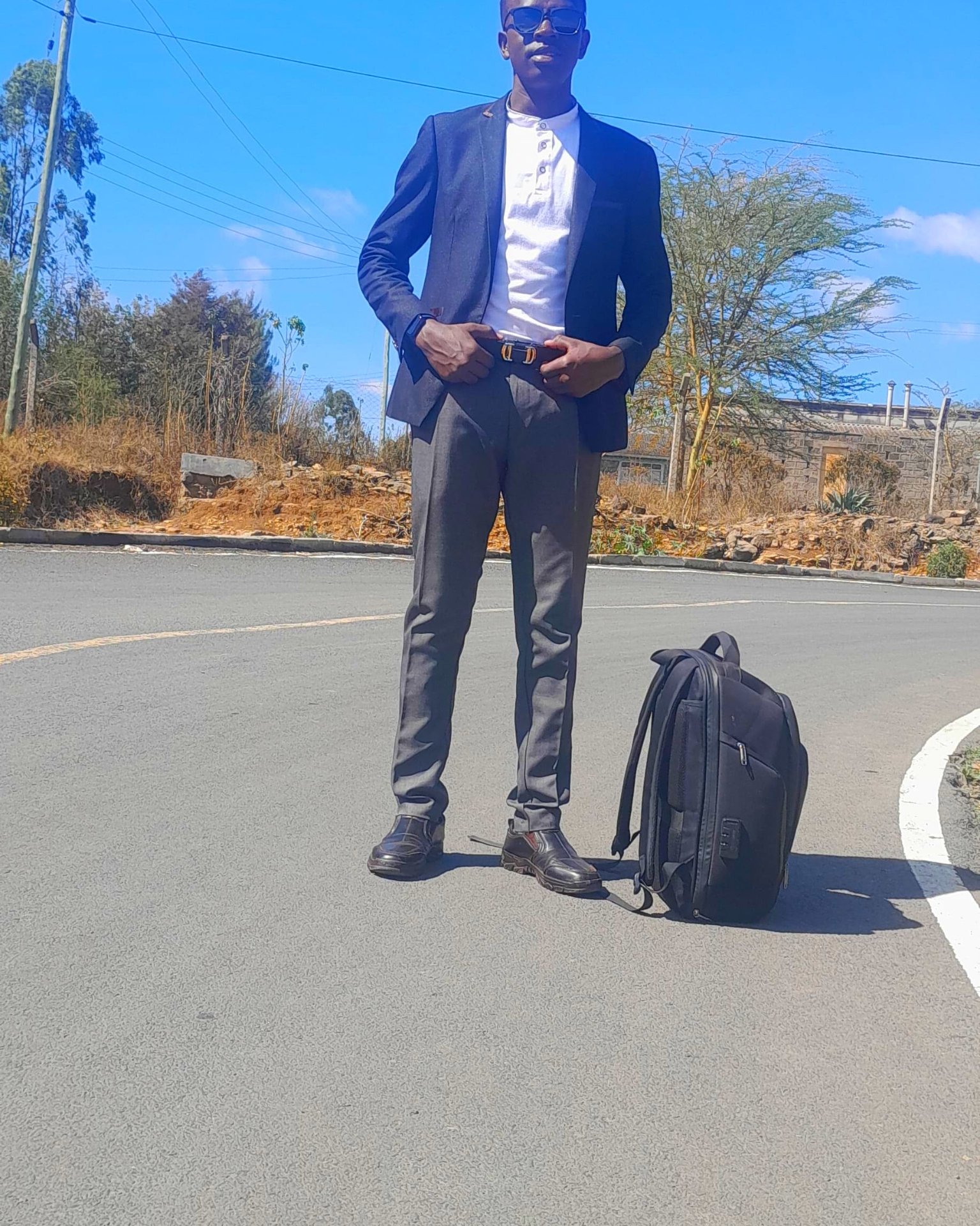Tinder profile picture for @omondi