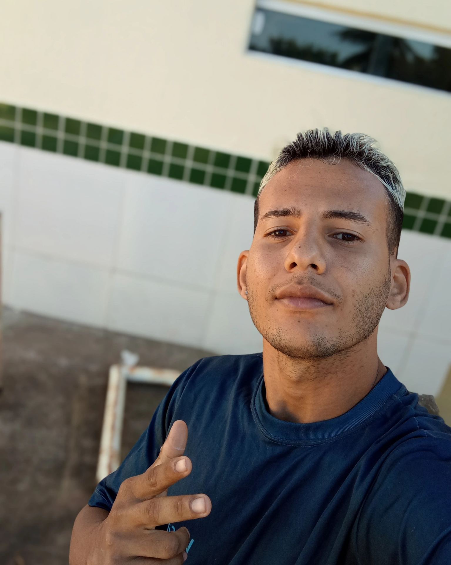 Tinder profile picture for @vaqueiro