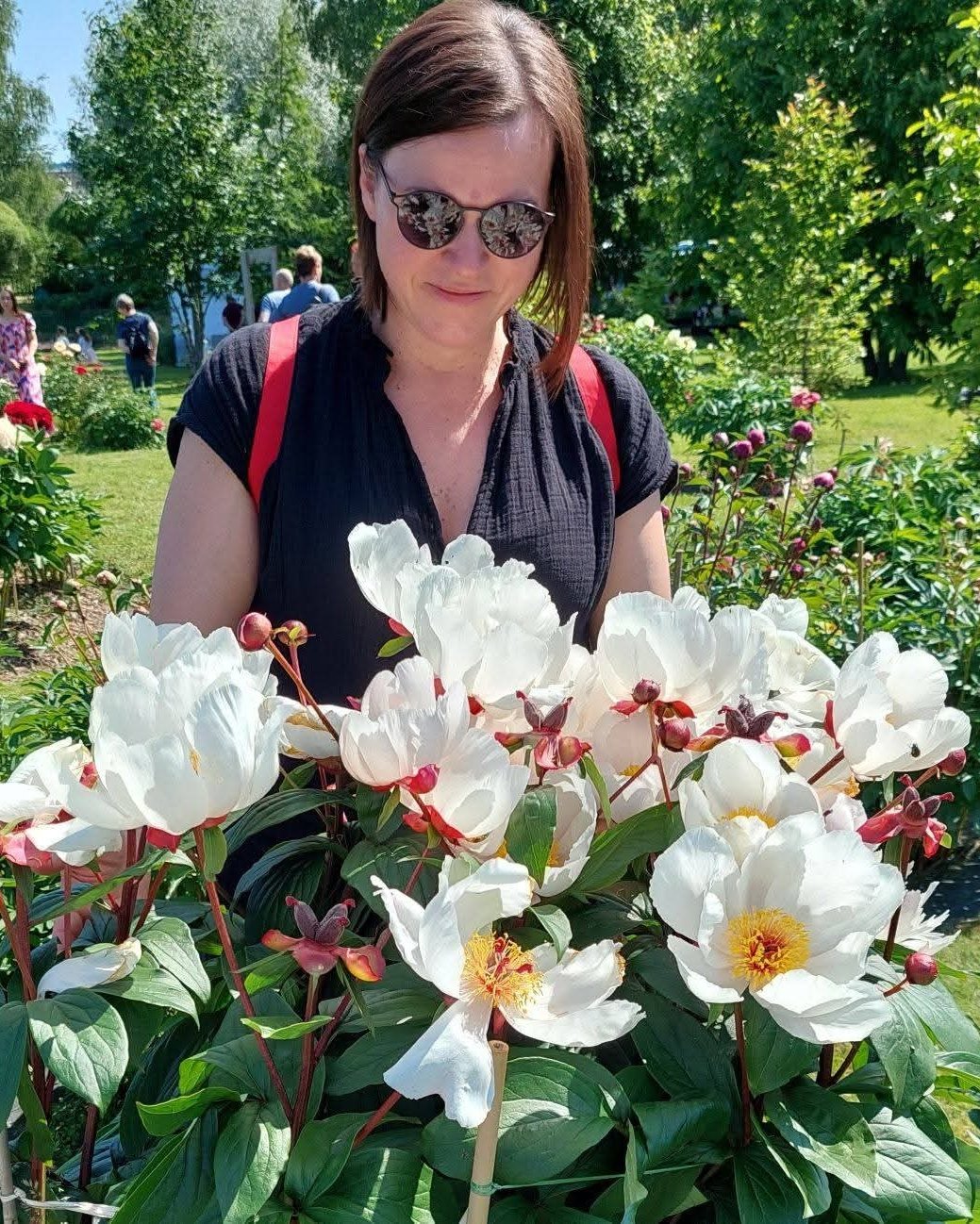 Tinder profile picture for @marge