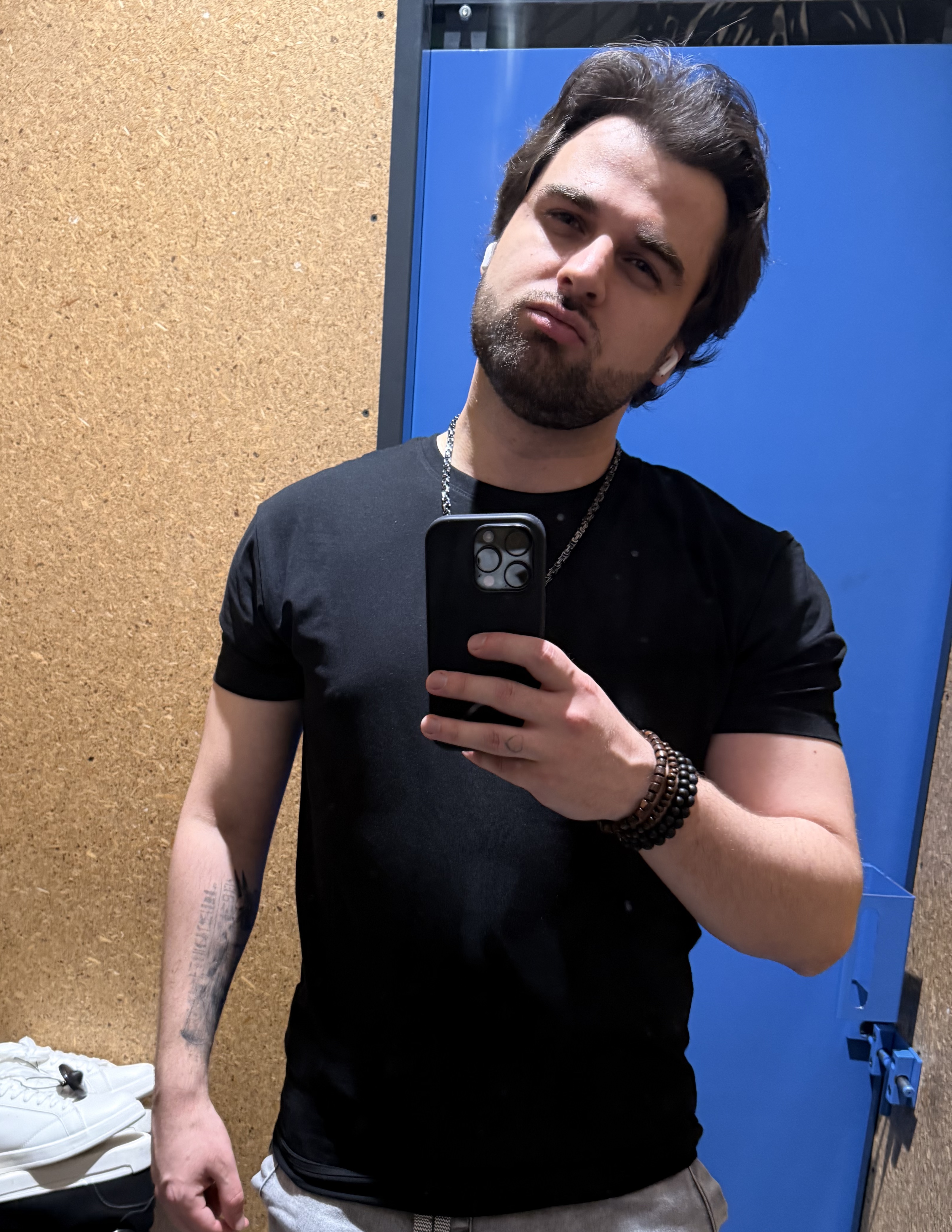 Tinder profile picture for @comatose