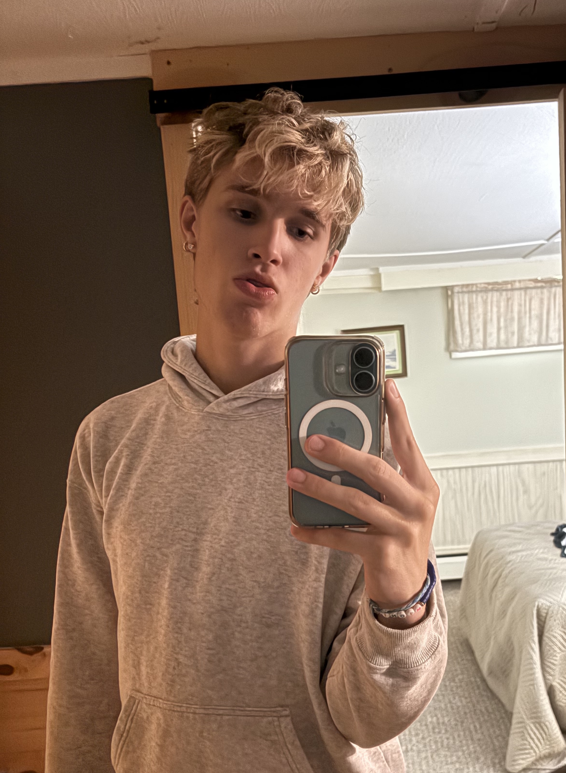 Tinder profile picture for @everett