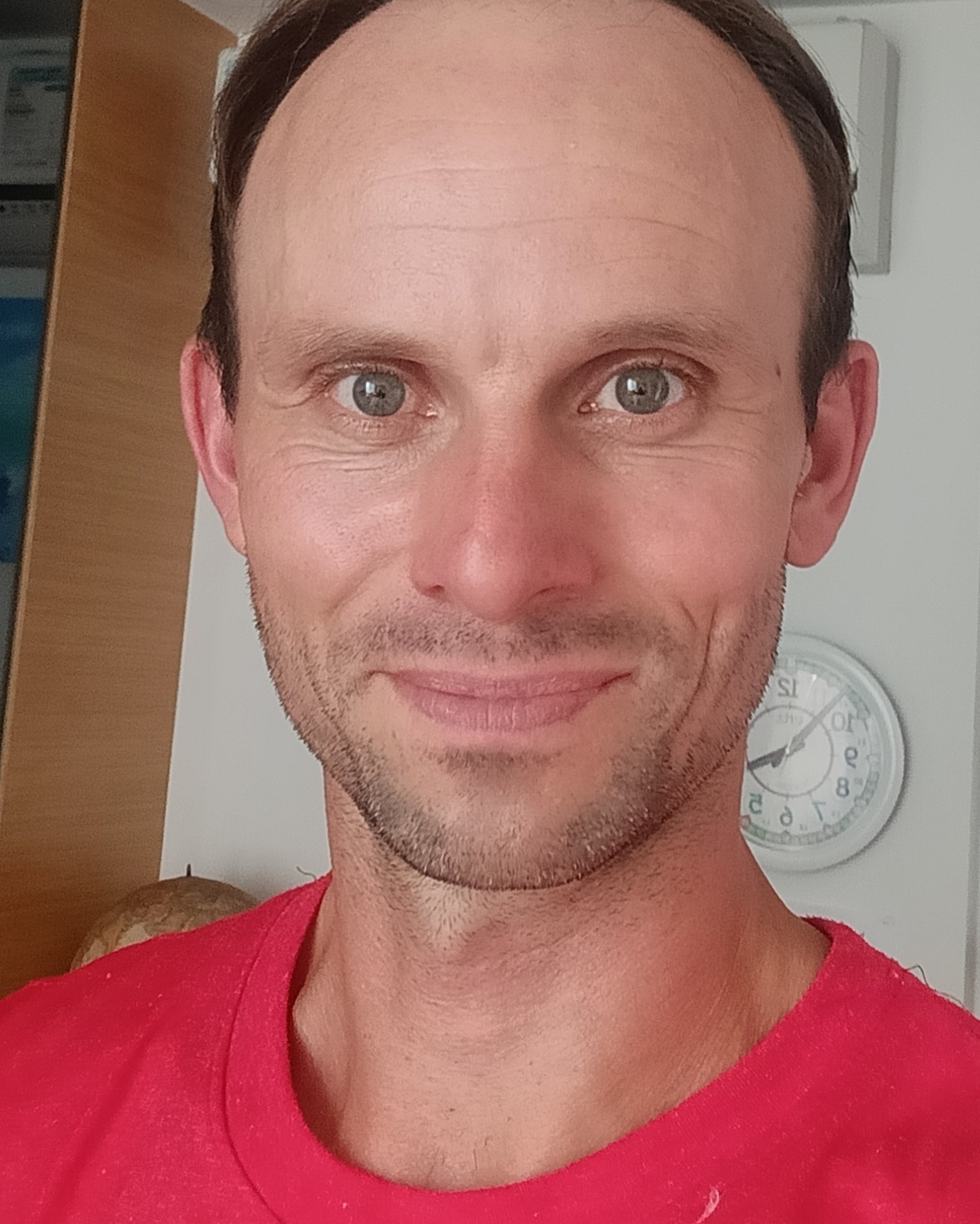Tinder profile picture for @nwt