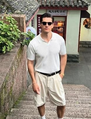 Tinder profile picture for @shaking