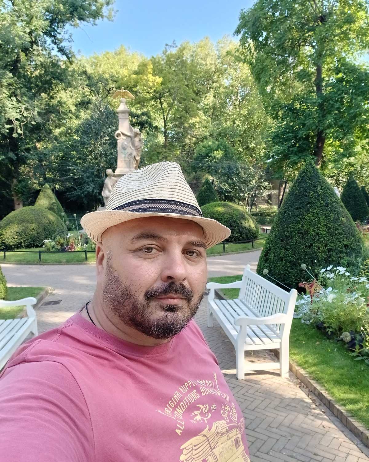 Tinder profile picture for @tijn