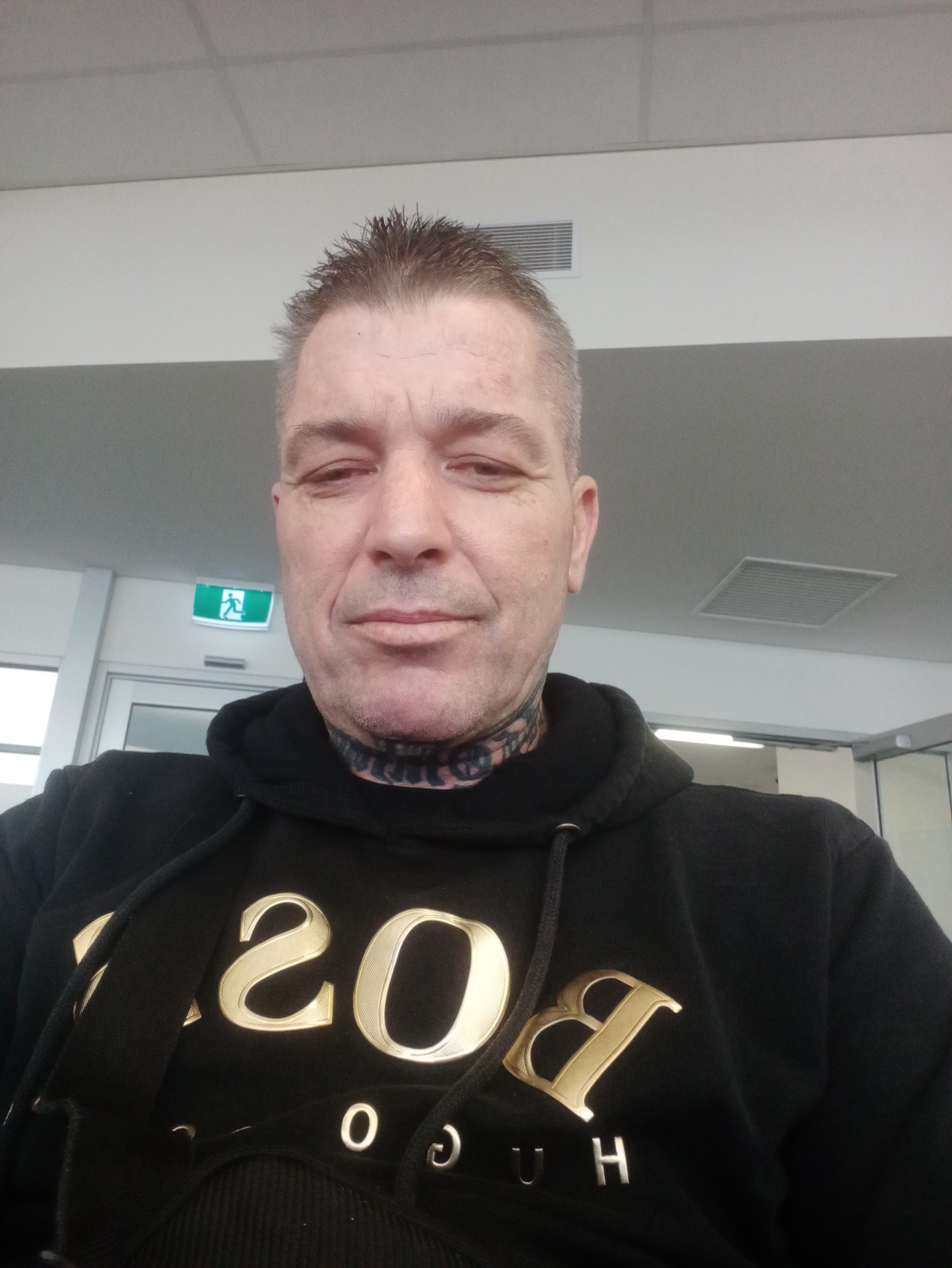 Tinder profile picture for @nocom