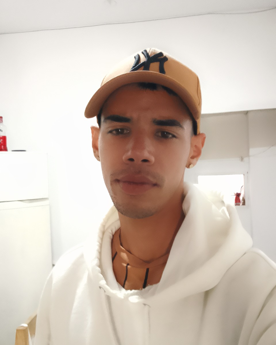 Tinder profile picture for @pedromc