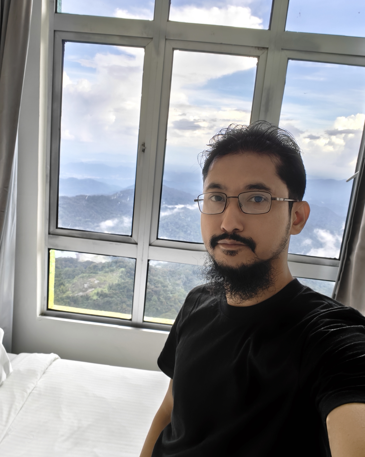 Tinder profile picture for @emperors